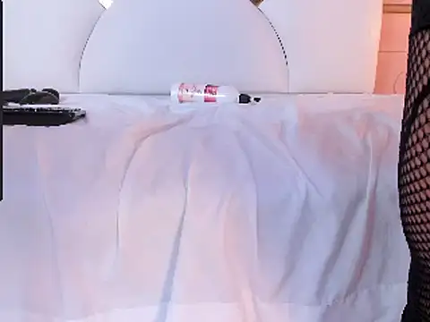 Donnapaul online show from March 14, 3:03 pm