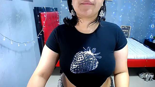 Snapshot of Sweettei chatting on November 29, 11:13 am Sweettei online show from November 29, 11:13 am