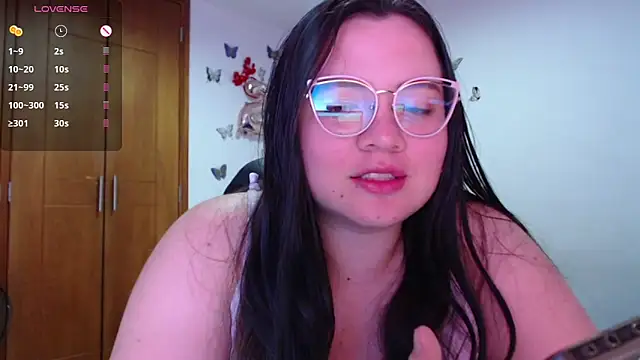 Snapshot of Sarahros1 chatting on January 24, 4:05 am Sarahros1 online show from January 24, 4:05 am