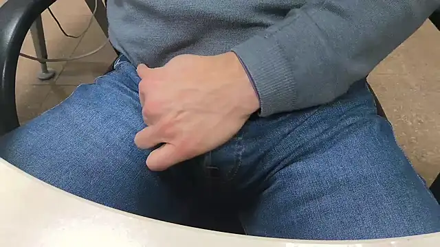 alessandroman2114 online show from February 9, 5:17 pm