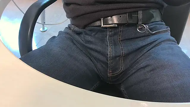 alessandroman2114 online show from March 2, 11:50 am