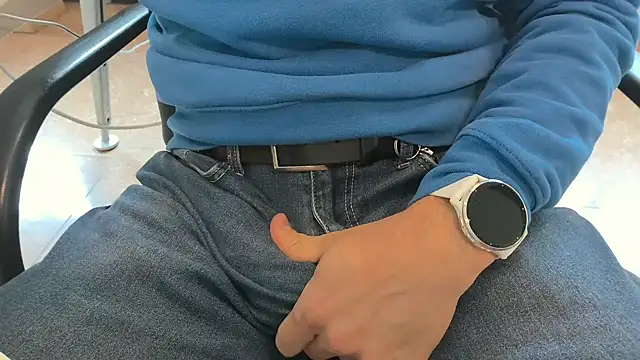 alessandroman2114 online show from April 15, 10:33 am