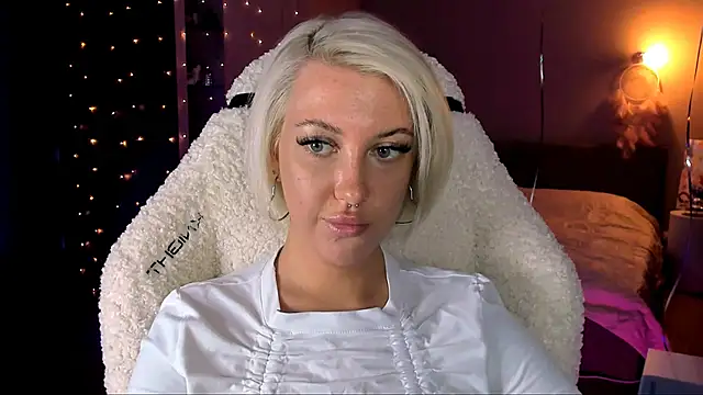 Snapshot of tykioty_Miley chatting on December 14, 3:25 pm tykioty Miley online show from December 14, 3:25 pm