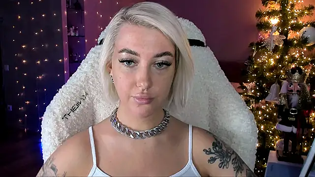 Snapshot of tykioty_Miley chatting on December 29, 11:29 am tykioty Miley online show from December 29, 11:29 am