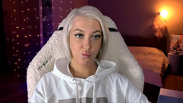 Snapshot of tykioty_Miley chatting on January 29, 2:10 pm tykioty Miley online show from January 29, 2:10 pm