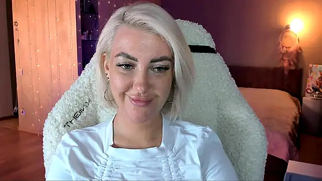 Snapshot of tykioty_Miley chatting on February 8, 12:50 pm tykioty Miley online show from February 8, 12:50 pm