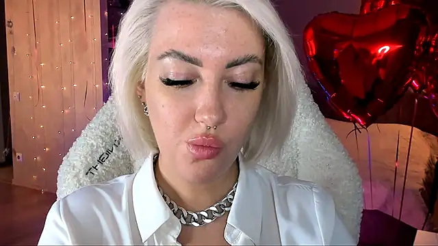 Snapshot of tykioty_Miley chatting on February 14, 1:08 pm tykioty Miley online show from February 14, 1:08 pm