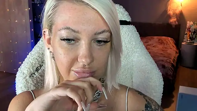 Snapshot of tykioty_Miley chatting on October 10, 11:53 am tykioty Miley online show from October 10, 11:53 am