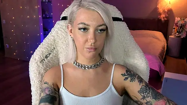 Snapshot of tykioty_Miley chatting on November 8, 10:59 am tykioty Miley online show from November 8, 10:59 am