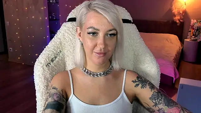 Snapshot of tykioty_Miley chatting on November 9, 11:30 am tykioty Miley online show from November 9, 11:30 am