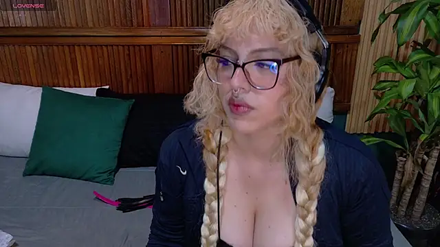 Eli666uwu online show from October 14, 9:48 pm