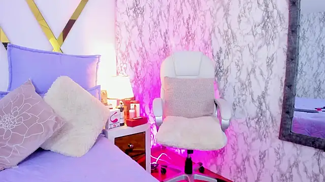 Athziry  online show from January 8, 9:23 pm