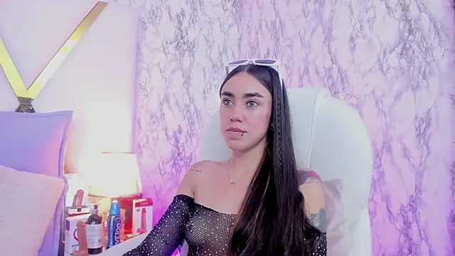 Athziry  online show from January 25, 2:37 am