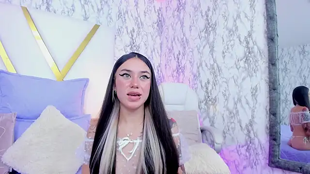 Athziry  online show from February 4, 9:41 pm