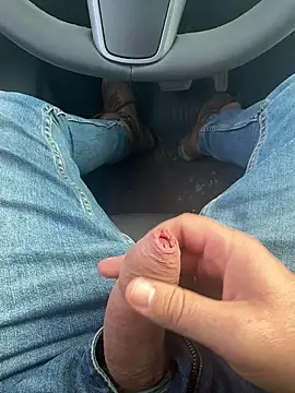 Snapshot of AreiasTuga chatting on December 17, 12:00 pm AreiasTuga online show from December 17, 12:00 pm