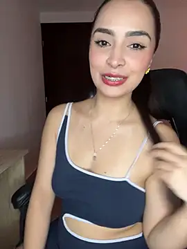 Snapshot of soy_paulina chatting on October 28, 5:44 am soy paulina online show from October 28, 5:44 am