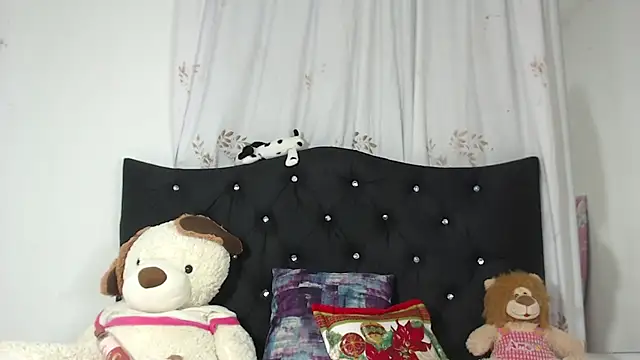 nikol winick online show from February 11, 9:20 am