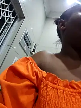 Snapshot of curvycloe1 chatting on February 16, 7:38 pm curvycloe1 online show from February 16, 7:38 pm