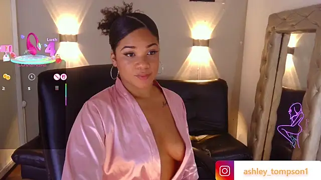 ashley Tompson1 online show from March 11, 7:36 pm