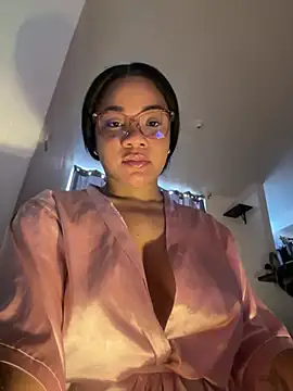 ashley Tompson1 online show from February 20, 11:43 am