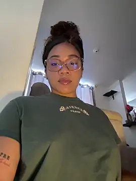 ashley Tompson1 online show from April 20, 8:21 pm