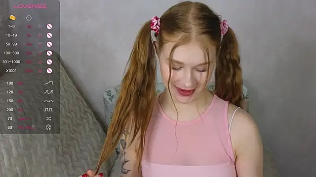 TrissMerigold9 online show from March 3, 8:32 pm