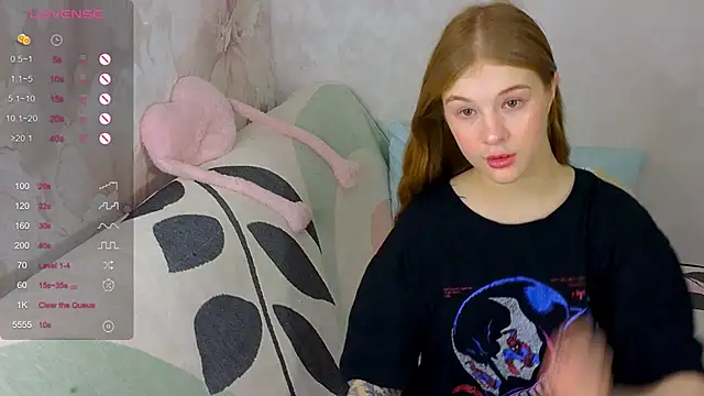 TrissMerigold9 online show from November 27, 8:33 pm