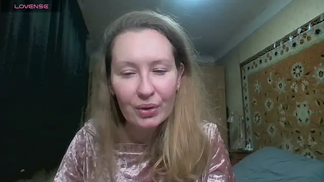 Snapshot of AnnaXLovers chatting on December 18, 3:40 pm AnnaXLovers online show from December 18, 3:40 pm