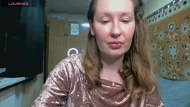 Snapshot of AnnaXLovers chatting on February 6, 12:19 pm AnnaXLovers online show from February 6, 12:19 pm