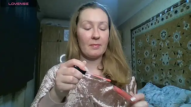 Snapshot of AnnaXLovers chatting on February 13, 1:40 pm AnnaXLovers online show from February 13, 1:40 pm