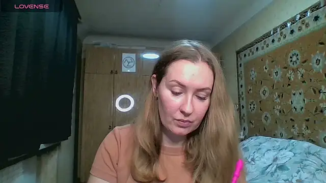 Snapshot of AnnaXLovers chatting on February 17, 2:02 pm AnnaXLovers online show from February 17, 2:02 pm