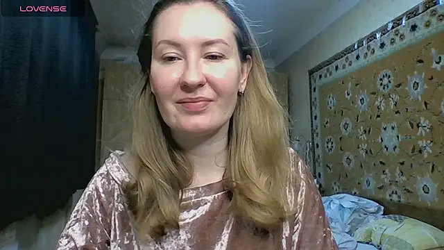 Snapshot of AnnaXLovers chatting on February 19, 8:54 am AnnaXLovers online show from February 19, 8:54 am