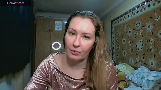 Snapshot of AnnaXLovers chatting on February 20, 12:27 pm AnnaXLovers online show from February 20, 12:27 pm