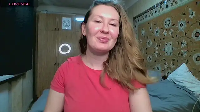 Snapshot of AnnaXLovers chatting on March 3, 10:21 am AnnaXLovers online show from March 3, 10:21 am