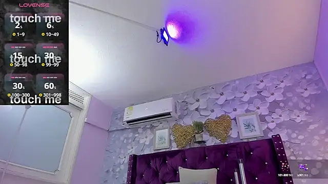 Snapshot of Danee_19_ chatting on March 18, 11:30 am Danee 19 online show from March 18, 11:30 am