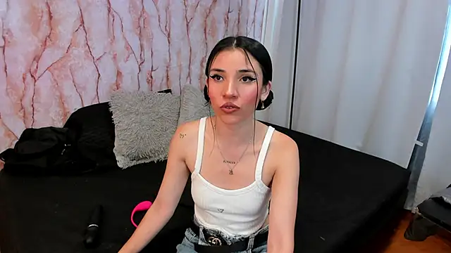 Snapshot of LILA_ELLIOT chatting on December 12, 8:53 pm LILA ELLIOT online show from December 12, 8:53 pm