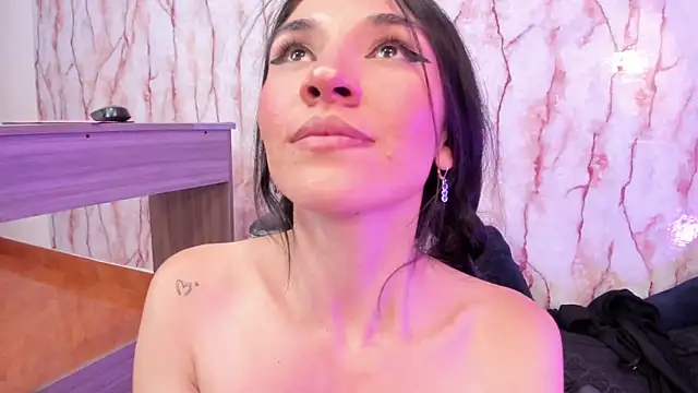 Snapshot of LILA_ELLIOT chatting on January 28, 11:07 pm LILA ELLIOT online show from January 28, 11:07 pm