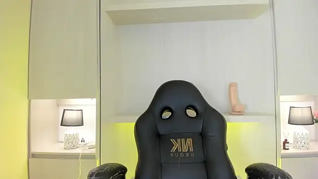 tamaraa smiith online show from January 7, 7:49 pm