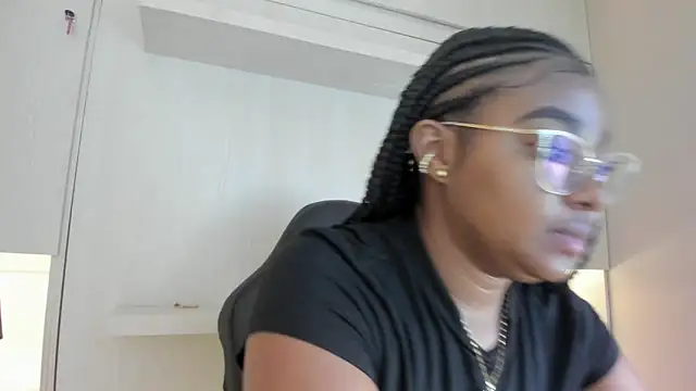 tamaraa smiith online show from February 25, 7:34 pm