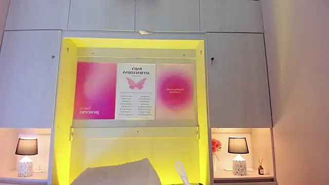 tamaraa smiith online show from April 17, 7:39 pm