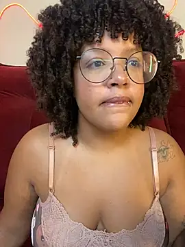 Snapshot of 99_Lilith chatting on February 5, 12:15 am 99 Lilith online show from February 5, 12:15 am