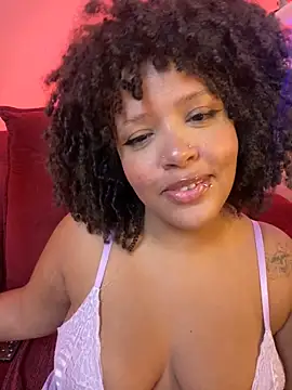 Snapshot of 99_Lilith chatting on February 18, 12:28 am 99 Lilith online show from February 18, 12:28 am