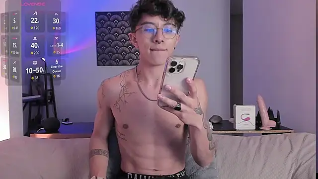 Snapshot of im__thomass chatting on December 16, 5:12 am im thomass online show from December 16, 5:12 am