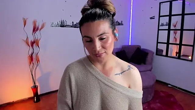 Snapshot of Elizabeth_taylor_b chatting on October 21, 11:27 pm Elizabeth taylor b online show from October 21, 11:27 pm