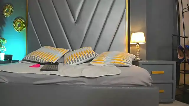 Snapshot of BrendaAdams_ chatting on February 24, 11:32 am BrendaAdams online show from February 24, 11:32 am