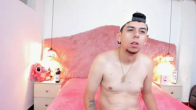 Derek and Skarlet online show from February 9, 3:27 pm