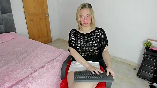  Little angel69 online show from February 28, 1:47 pm