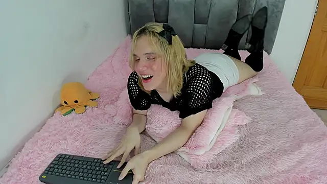  Little angel69 online show from February 28, 4:53 pm