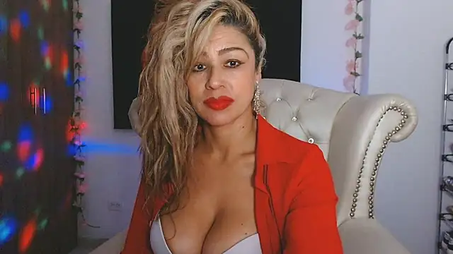 Isabelhot1 online show from April 14, 8:15 pm