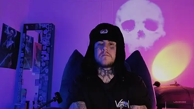 Snapshot of Ash_gusbig chatting on November 25, 3:17 am Ash gusbig online show from November 25, 3:17 am